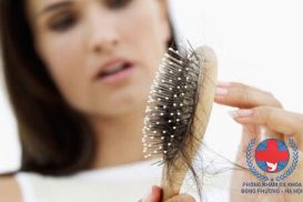 Hiện tượng rụng tóc nhiều ở nữ giới phải làm sao?