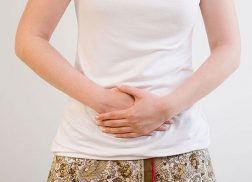 Phải làm gì khi đặt vòng tránh thai bị đau bụng dưới?