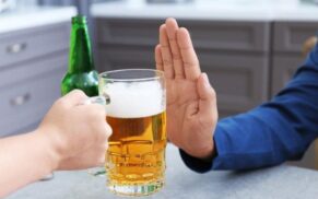 Cắt bao quy đầu kiêng rượu bia bao lâu? Giải thích lý do